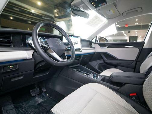 2025 Volkswagen Tiguan 2.0T SE 4MOTION