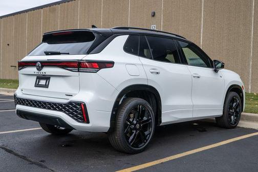 2026 Volkswagen Tiguan 2.0T SE R-Line Black 4MOTION