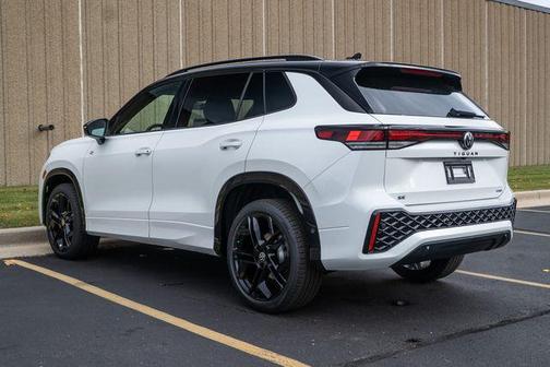 2026 Volkswagen Tiguan 2.0T SE R-Line Black 4MOTION