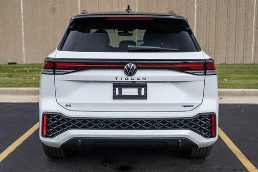 2026 Volkswagen Tiguan 2.0T SE R-Line Black 4MOTION