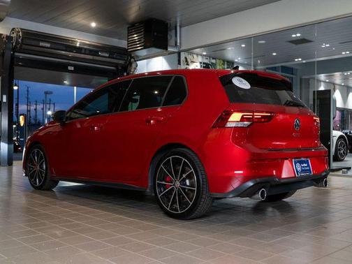 2024 Volkswagen Golf GTI 2.0T SE DSG