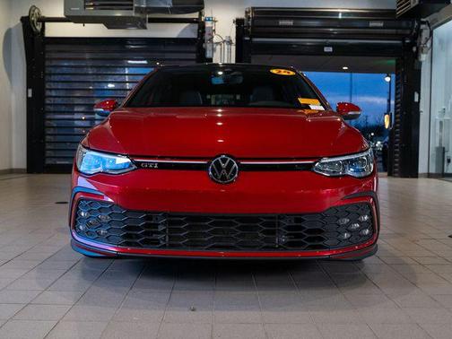 2024 Volkswagen Golf GTI 2.0T SE DSG
