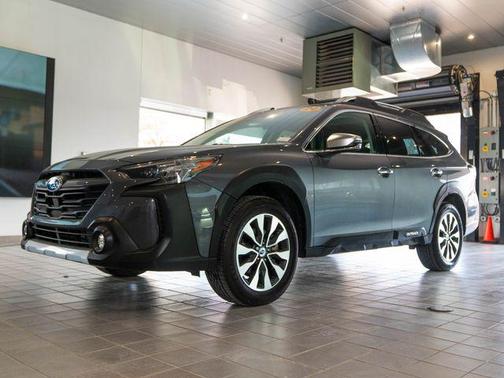 Magnetite Gray Metallic 2024 Subaru Outback Touring XT