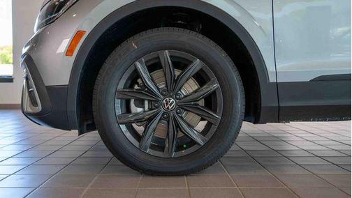 2024 Volkswagen Tiguan 2.0T SE 4MOTION