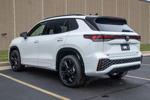 2026 Volkswagen Tiguan 2.0T SE R-Line Black 4MOTION