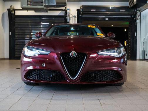 2018 Alfa Romeo Giulia Base