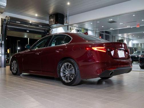 2018 Alfa Romeo Giulia Base