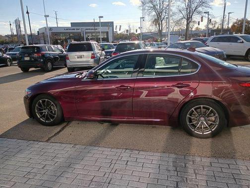 2018 Alfa Romeo Giulia Base