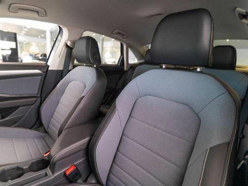 Gray 2025 Volkswagen Jetta 1.5T SE