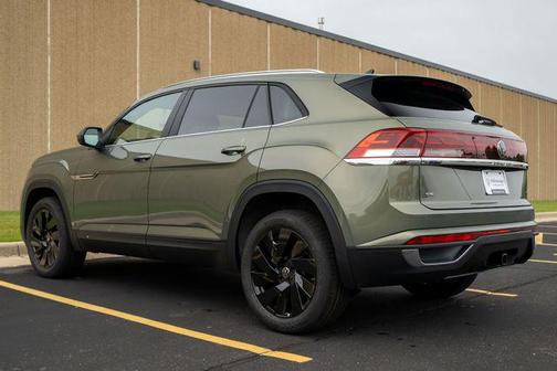 2025 Volkswagen Atlas Cross Sport 2.0T SE w/Technology 4MOTION