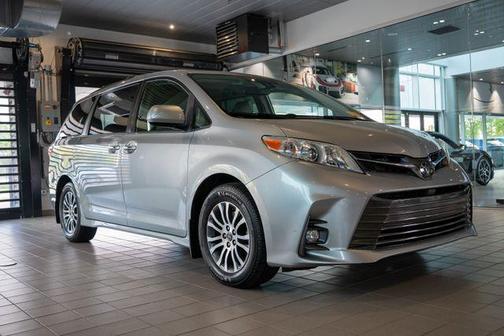 2020 Toyota Sienna XLE Premium