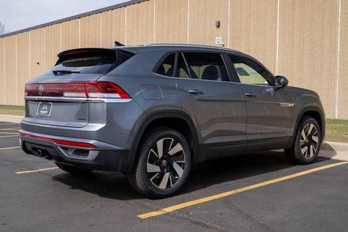 2025 Volkswagen Atlas Cross Sport 2.0T SE w/Technology 4MOTION