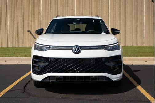 2025 Volkswagen Tiguan 2.0T SE R-Line Black 4MOTION