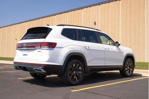 2025 Volkswagen Atlas 2.0T SE w/Technology 4MOTION