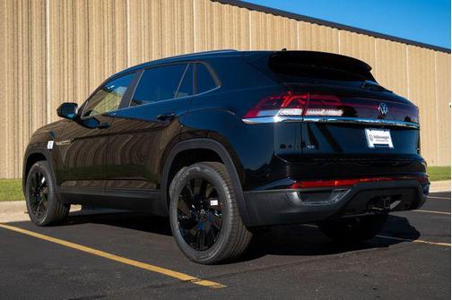 2026 Volkswagen Atlas Cross Sport 2.0T SE w/Technology 4MOTION