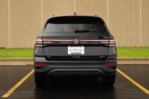 2025 Volkswagen Taos 1.5T SE Black