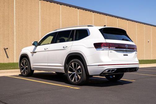 2025 Volkswagen Atlas 2.0T SEL Premium R-Line 4MOTION