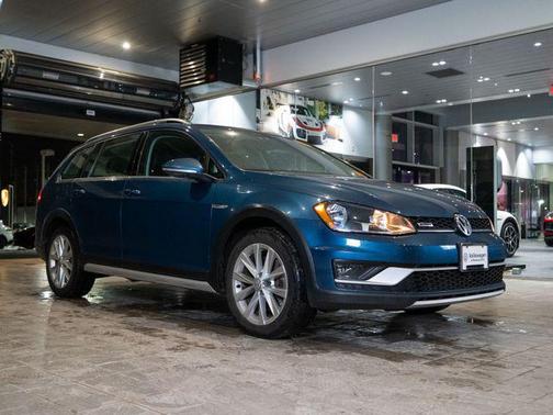 2017 Volkswagen Golf Alltrack TSI S