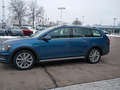 2017 Volkswagen Golf Alltrack TSI S