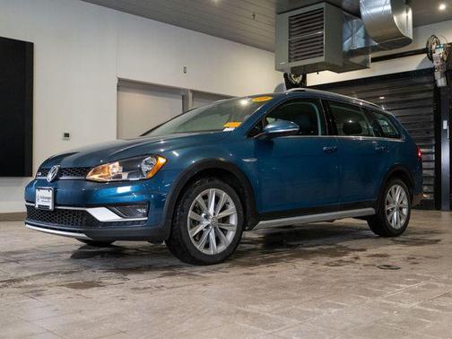 2017 Volkswagen Golf Alltrack TSI S
