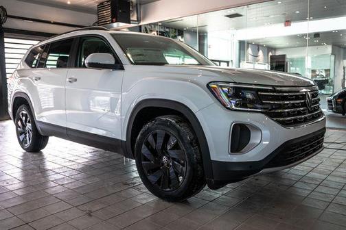 2025 Volkswagen Atlas 2.0T SE w/Technology 4MOTION