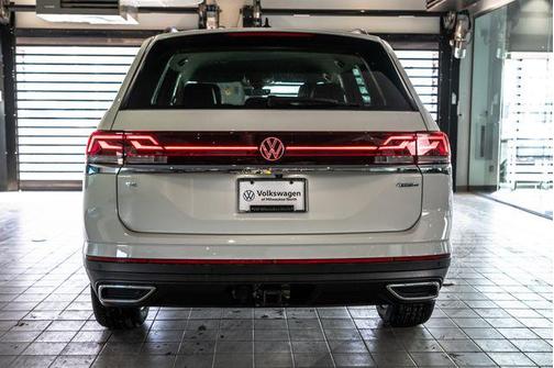 2025 Volkswagen Atlas 2.0T SE w/Technology 4MOTION