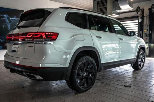2025 Volkswagen Atlas 2.0T SE w/Technology 4MOTION