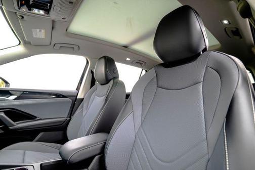 deep black pearl 2026 Volkswagen Tiguan 2.0T SE 4MOTION