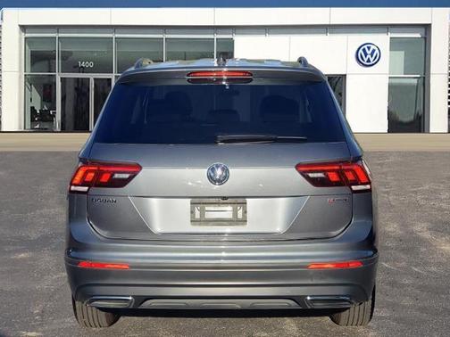 Photo 5 of 20 of 2021 Volkswagen Tiguan 2.0T S