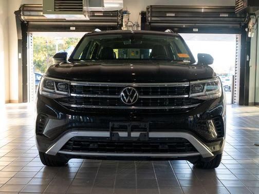 2023 Volkswagen Atlas 3.6L SE w/Technology