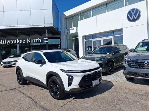 Summit White 2025 Chevrolet Trax FWD ACTIV
