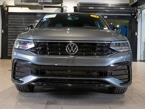 2022 Volkswagen Tiguan 2.0T SE R-Line Black 4MOTION