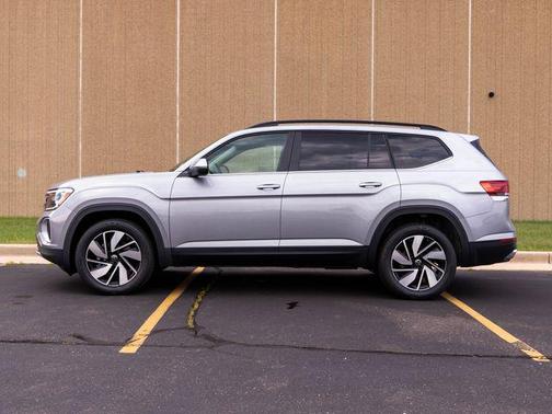 Silver Mist Metallic 2026 Volkswagen Atlas 2.0T SE w/Technology 4MOTION
