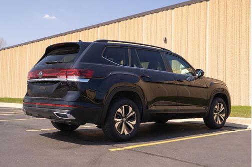 2025 Volkswagen Atlas 2.0T SE