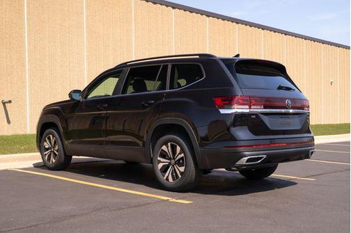 2025 Volkswagen Atlas 2.0T SE