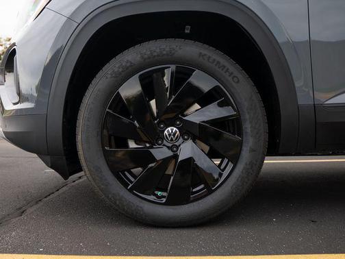 2026 Volkswagen Atlas Cross Sport 2.0T SE w/Technology 4MOTION