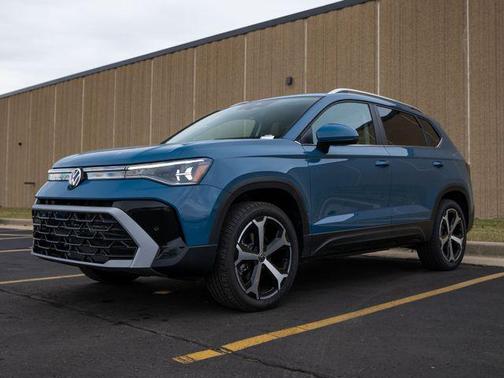Monterey Blue Pearl 2026 Volkswagen Taos SEL