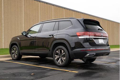 2025 Volkswagen Atlas 2.0T SE