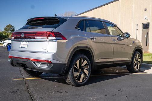 2026 Volkswagen Atlas Cross Sport 2.0T SE w/Technology 4MOTION