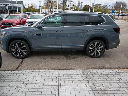 2025 Volkswagen Atlas 2.0T SEL Premium R-Line 4MOTION