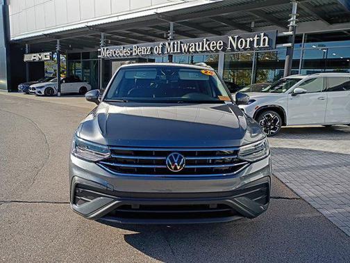 Platinum Gray Metallic 2024 Volkswagen Tiguan 2.0T SE 4MOTION