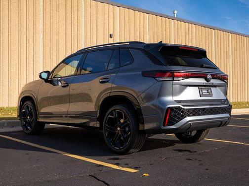 2026 Volkswagen Tiguan 2.0T SE R-Line Black 4MOTION