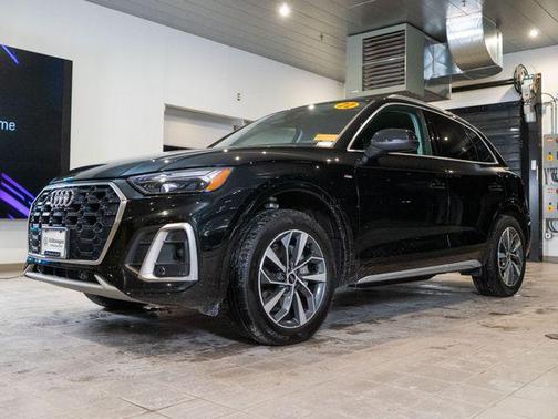 2022 Audi Q5 45 S line Premium Plus