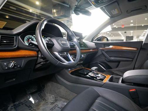 2022 Audi Q5 45 S line Premium Plus
