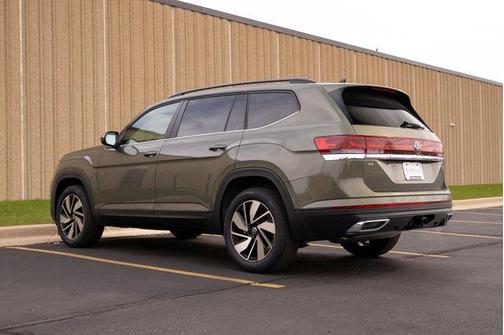 2025 Volkswagen Atlas 2.0T SE w/Technology 4MOTION