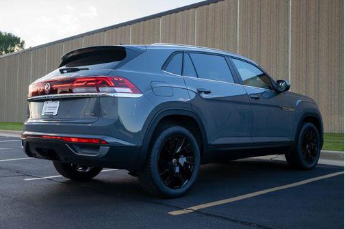 2026 Volkswagen Atlas Cross Sport 2.0T SE w/Technology 4MOTION