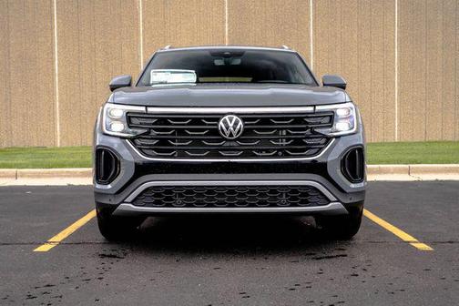 pure gray 2026 Volkswagen Atlas Cross Sport 2.0T SE w/Technology 4MOTION
