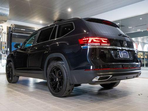 2023 Volkswagen Atlas 2.0T SE w/Technology 4MOTION