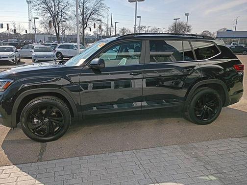 2023 Volkswagen Atlas 2.0T SE w/Technology 4MOTION