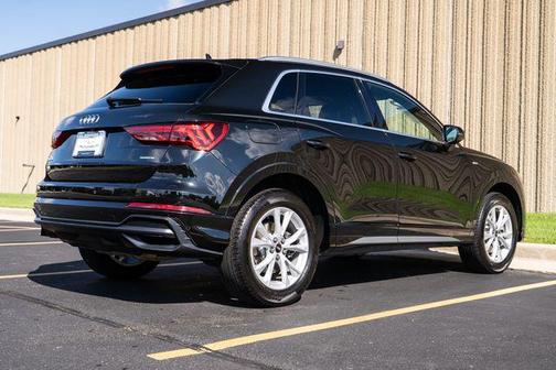 2022 Audi Q3 45 S line Premium